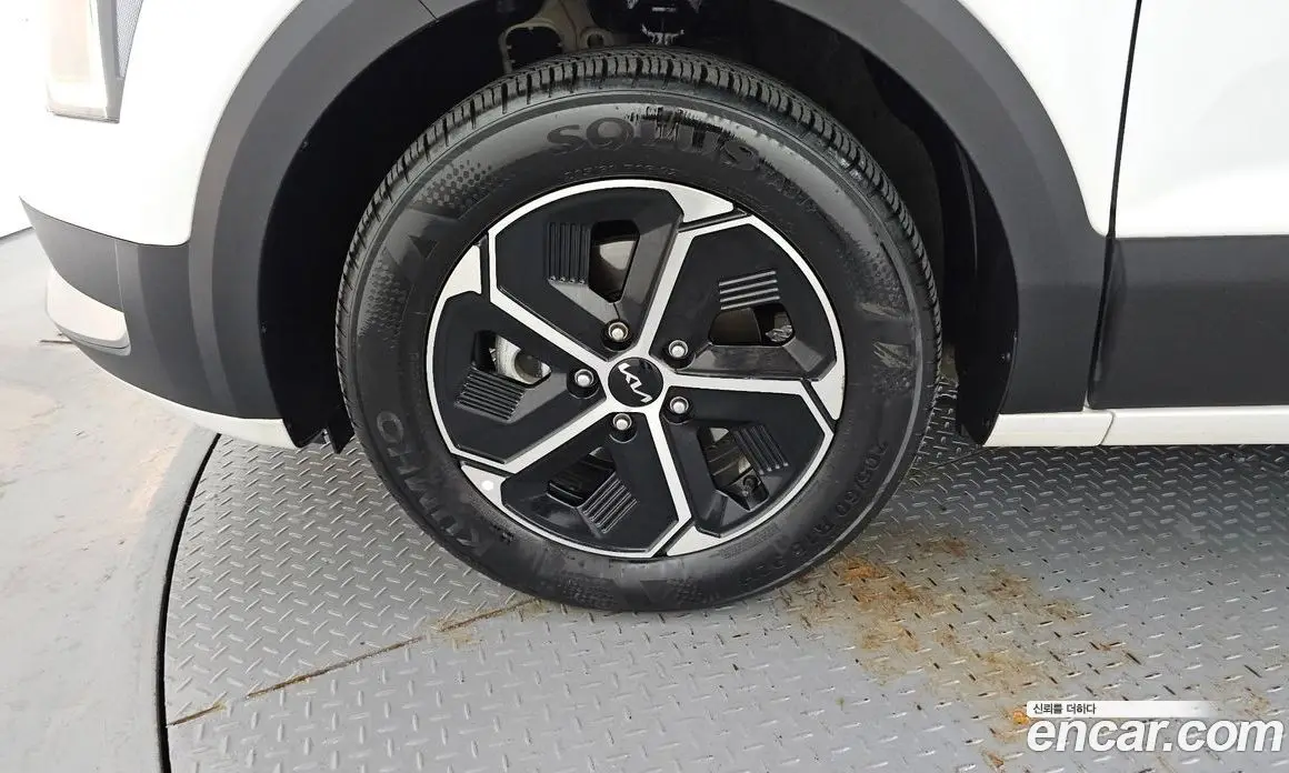 Kia Niro 2023 1.6 автомат (гидро), фото 5