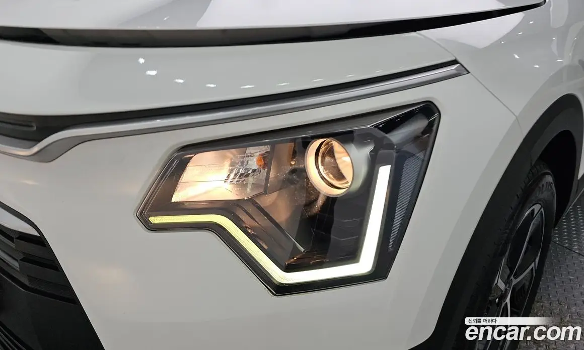 Kia Niro 2023 1.6 автомат (гидро), фото 8