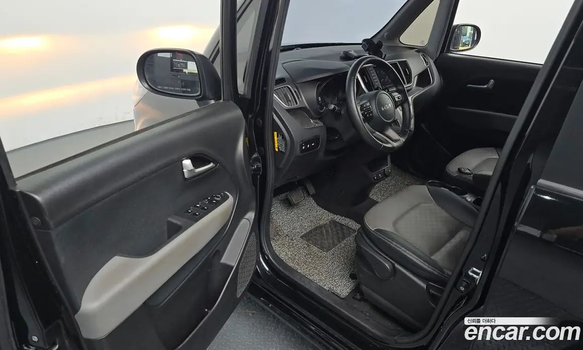 Kia Ray 2022 1.0 автомат (гидро), фото 12
