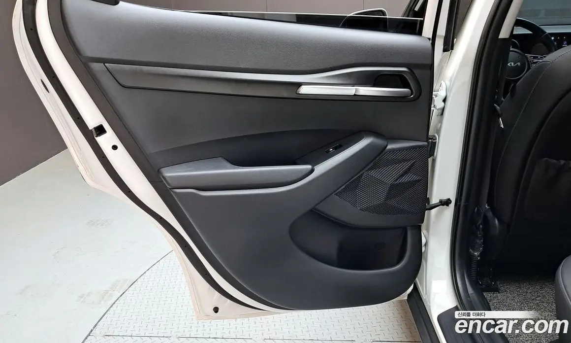 Kia Seltos 2023 1.6 автомат (гидро), фото 15 Kia Seltos 2023 1.6 автомат (гидро), фото 15