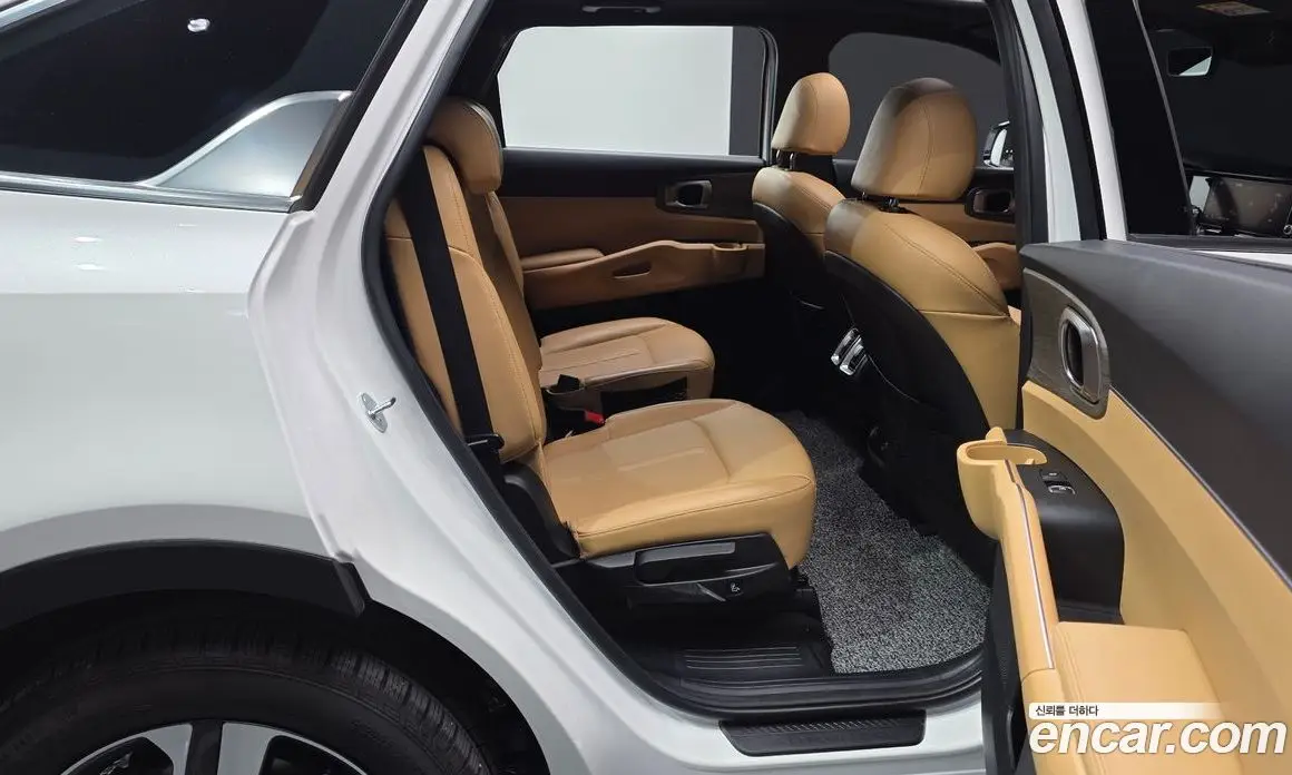 Kia Sorento 2023 1.6 автомат (гидро), фото 17 Kia Sorento 2023 1.6 автомат (гидро), фото 17