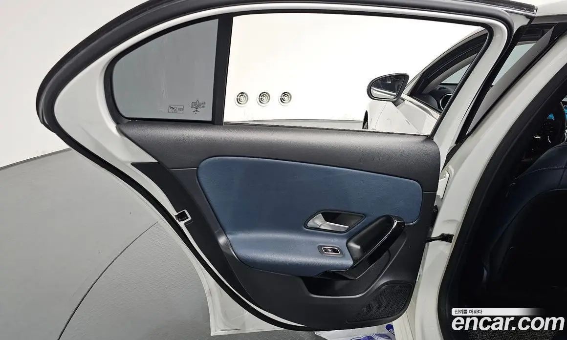 Mercedes-Benz A-Class 2019 2.0 автомат (гидро), фото 14