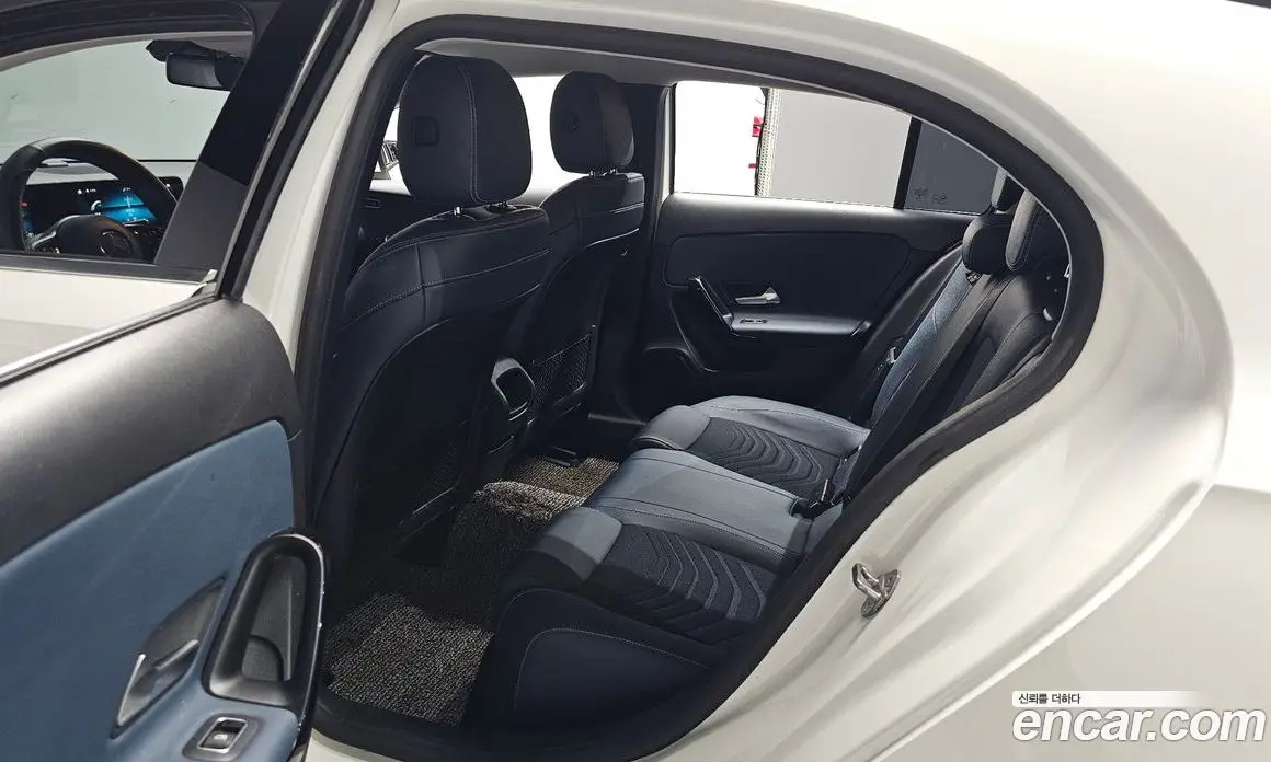 Mercedes-Benz A-Class 2019 2.0 автомат (гидро), фото 16