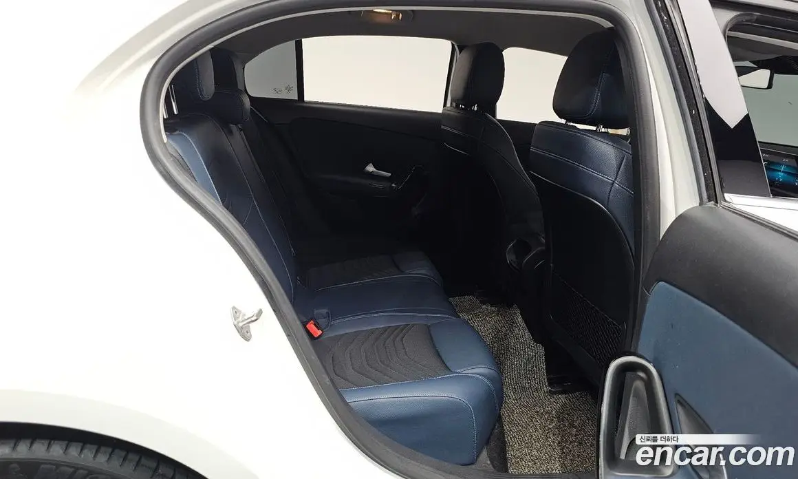Mercedes-Benz A-Class 2019 2.0 автомат (гидро), фото 17
