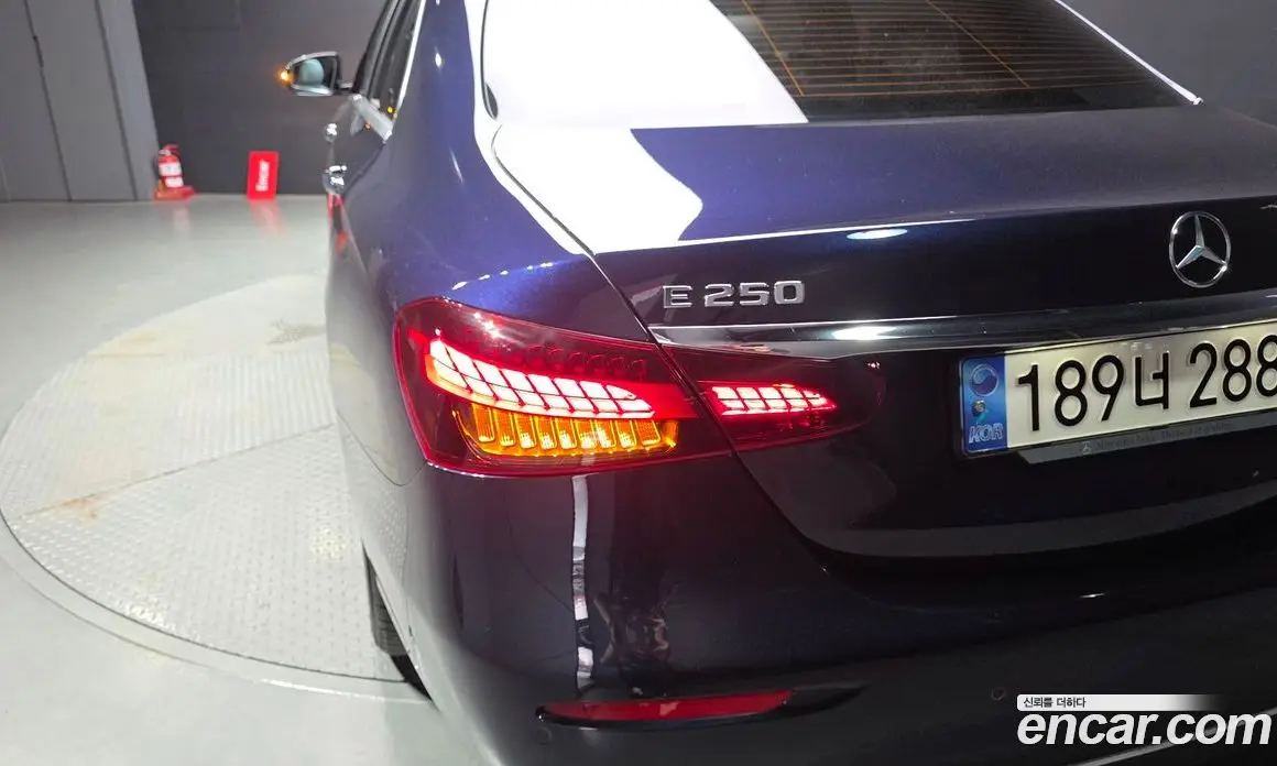 Mercedes-Benz E-Class 2022 2.0 автомат (гидро), фото 8 Mercedes-Benz E-Class 2022 2.0 автомат (гидро), фото 8