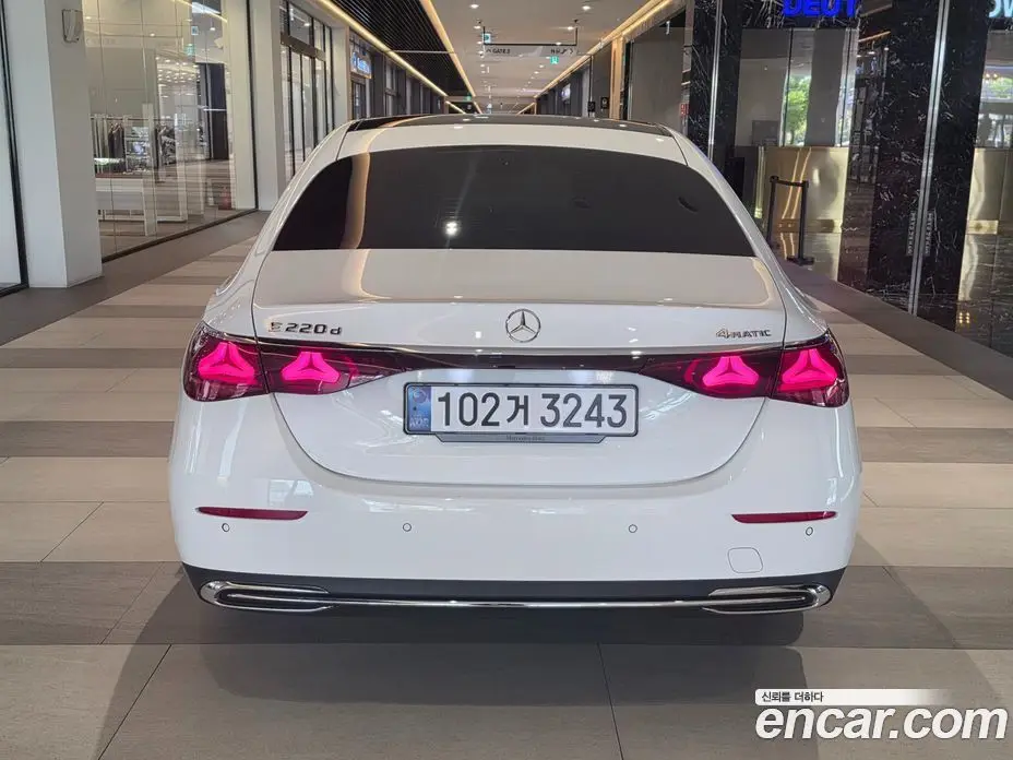 Mercedes-Benz E-Class 2024 2.0 автомат (гидро), фото 4 Mercedes-Benz E-Class 2024 2.0 автомат (гидро), фото 4