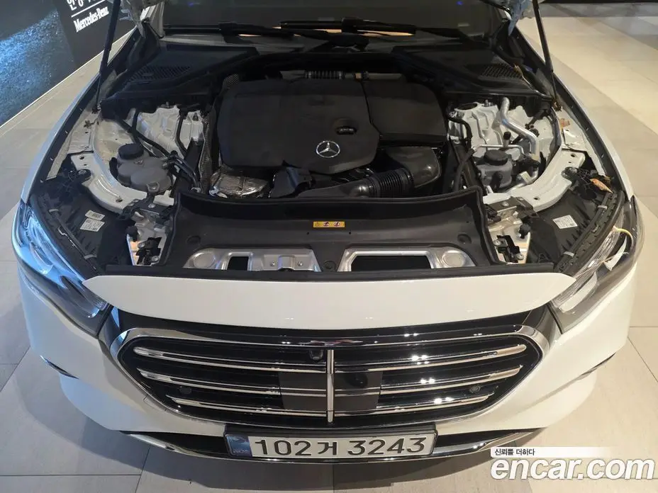 Mercedes-Benz E-Class 2024 2.0 автомат (гидро), фото 6 Mercedes-Benz E-Class 2024 2.0 автомат (гидро), фото 6