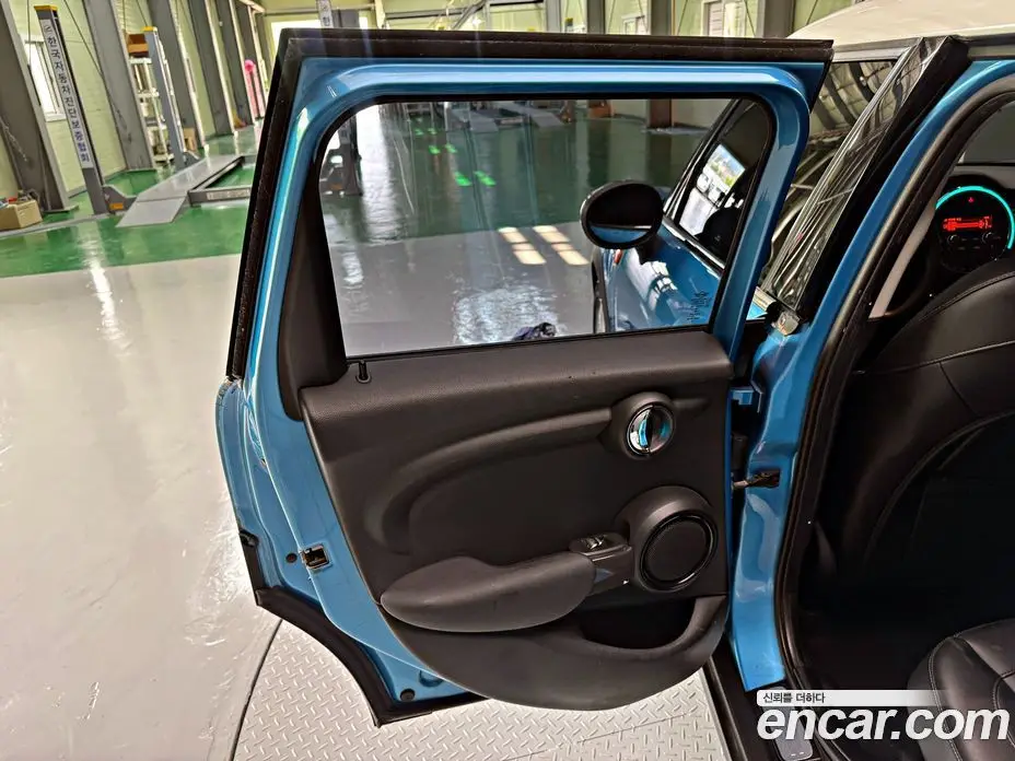 Mini Cooper 2017 1.5 автомат (гидро), фото 11 Mini Cooper 2017 1.5 автомат (гидро), фото 11