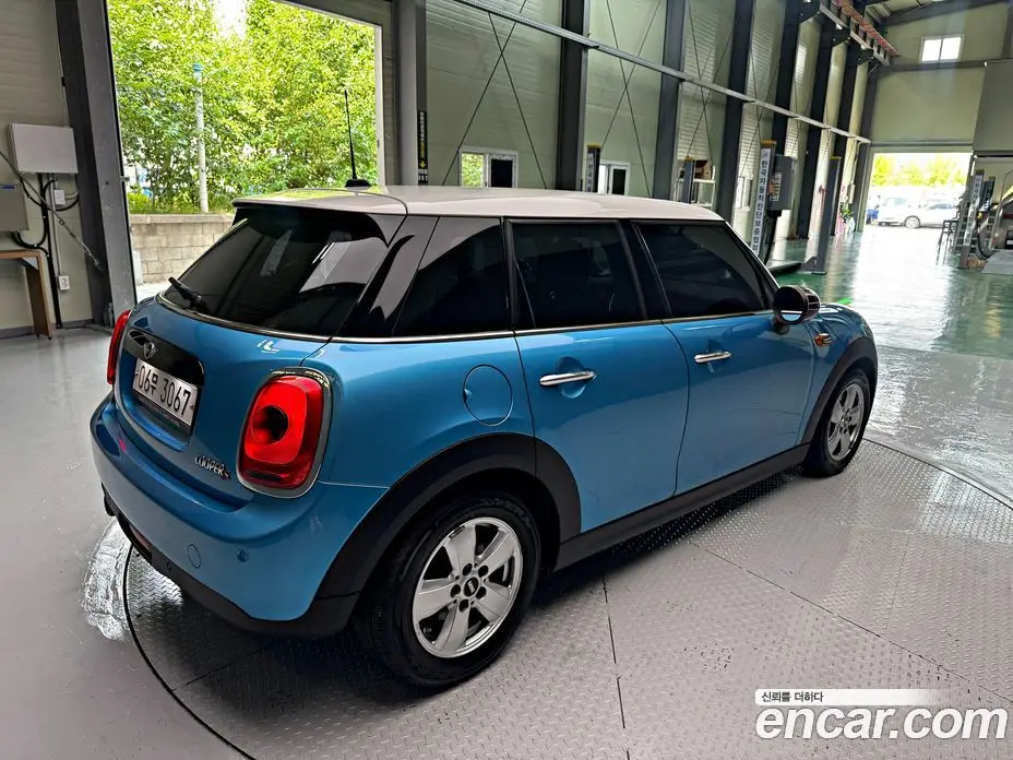 Mini Cooper 2017 1.5 автомат (гидро), фото 4 Mini Cooper 2017 1.5 автомат (гидро), фото 4
