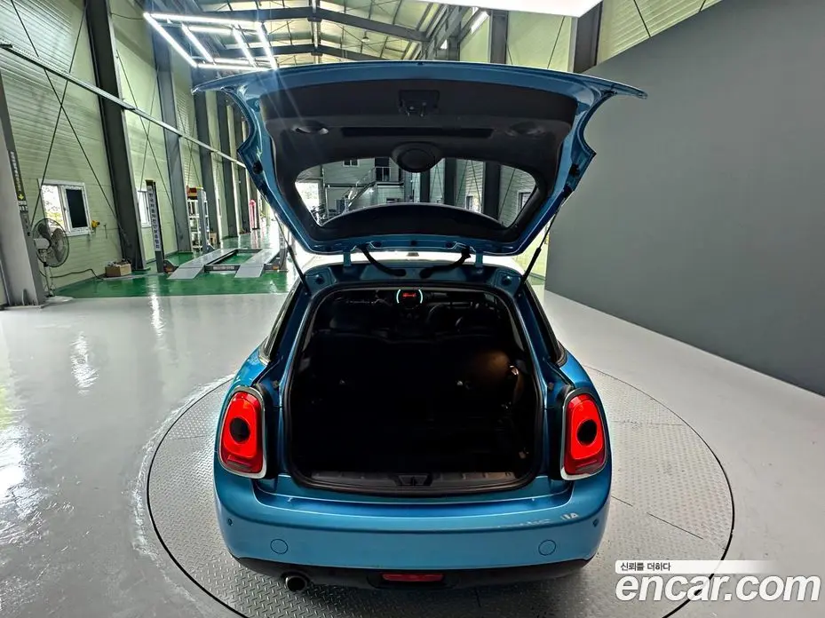 Mini Cooper 2017 1.5 автомат (гидро), фото 6 Mini Cooper 2017 1.5 автомат (гидро), фото 6