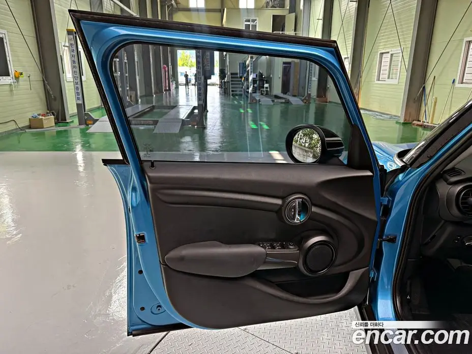 Mini Cooper 2017 1.5 автомат (гидро), фото 8 Mini Cooper 2017 1.5 автомат (гидро), фото 8