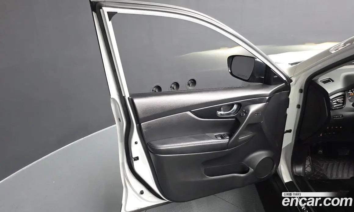 Nissan X-Trail 2018 2.5 автомат (гидро), фото 14 Nissan X-Trail 2018 2.5 автомат (гидро), фото 14