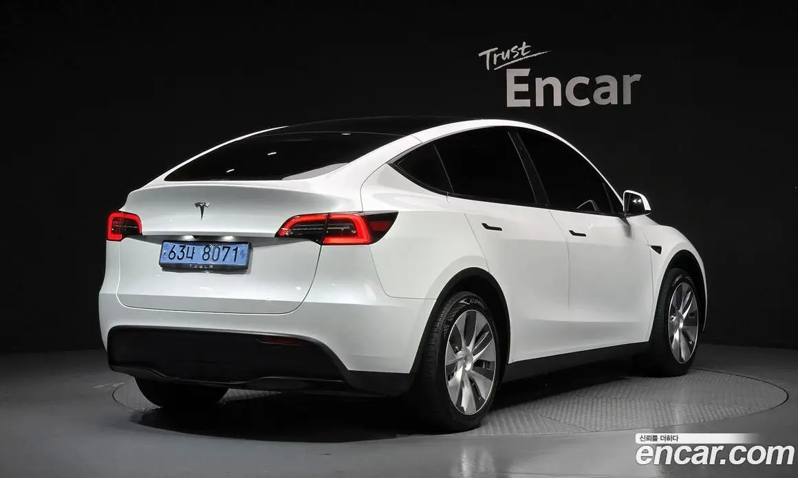Tesla Model Y 2023 0.2 автомат (гидро), фото 2 Tesla Model Y 2023 0.2 автомат (гидро), фото 2