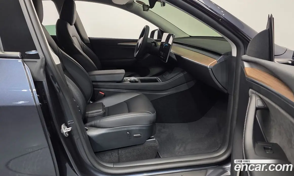 Tesla Model Y 2024 0.2 автомат (гидро), фото 17 Tesla Model Y 2024 0.2 автомат (гидро), фото 17