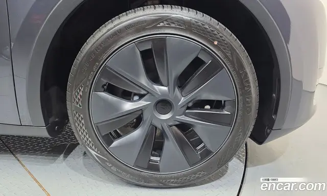 Tesla Model Y 2024 0.2 автомат (гидро), миниатюра 5 Tesla Model Y 2024 0.2 автомат (гидро), миниатюра 5