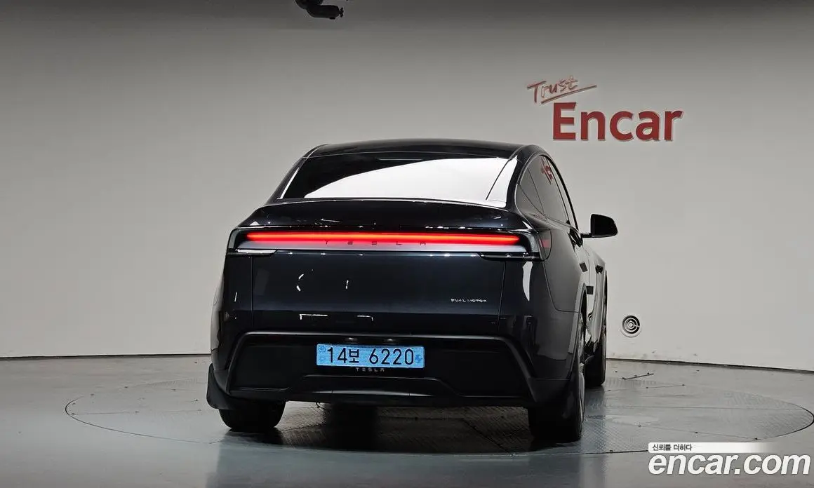 Tesla Model Y 2025 0.2 автомат (гидро), фото 3 Tesla Model Y 2025 0.2 автомат (гидро), фото 3