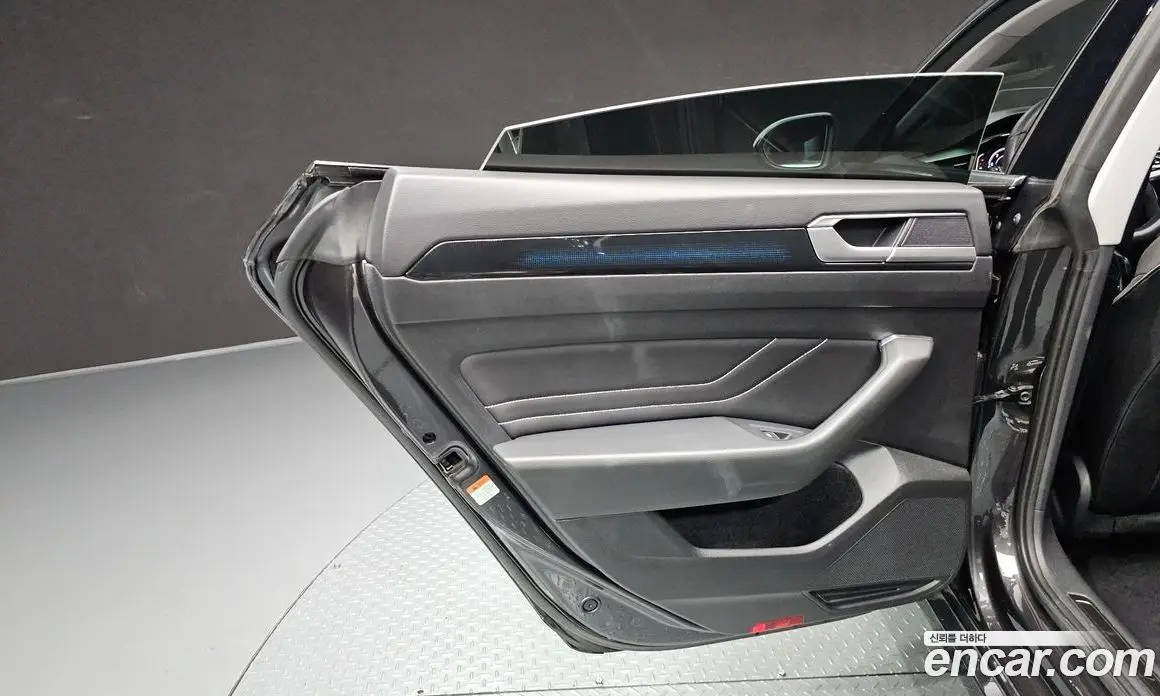 Volkswagen Arteon 2023 2.0 автомат (гидро), фото 15 Volkswagen Arteon 2023 2.0 автомат (гидро), фото 15