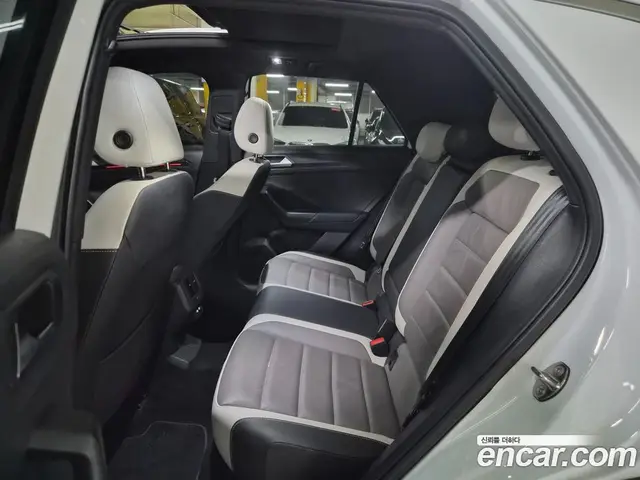 Volkswagen T-Roc 2021 2.0 автомат (гидро), миниатюра 10 Volkswagen T-Roc 2021 2.0 автомат (гидро), миниатюра 10