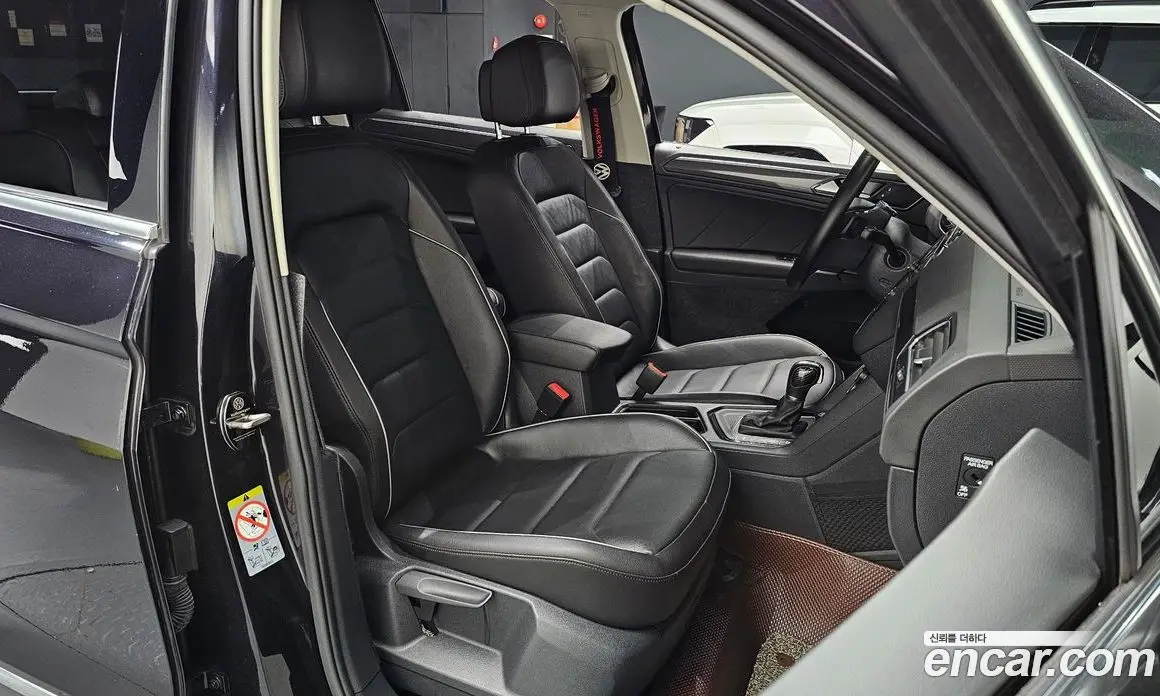 Volkswagen Tiguan 2018 2.0 автомат (гидро), фото 12 Volkswagen Tiguan 2018 2.0 автомат (гидро), фото 12