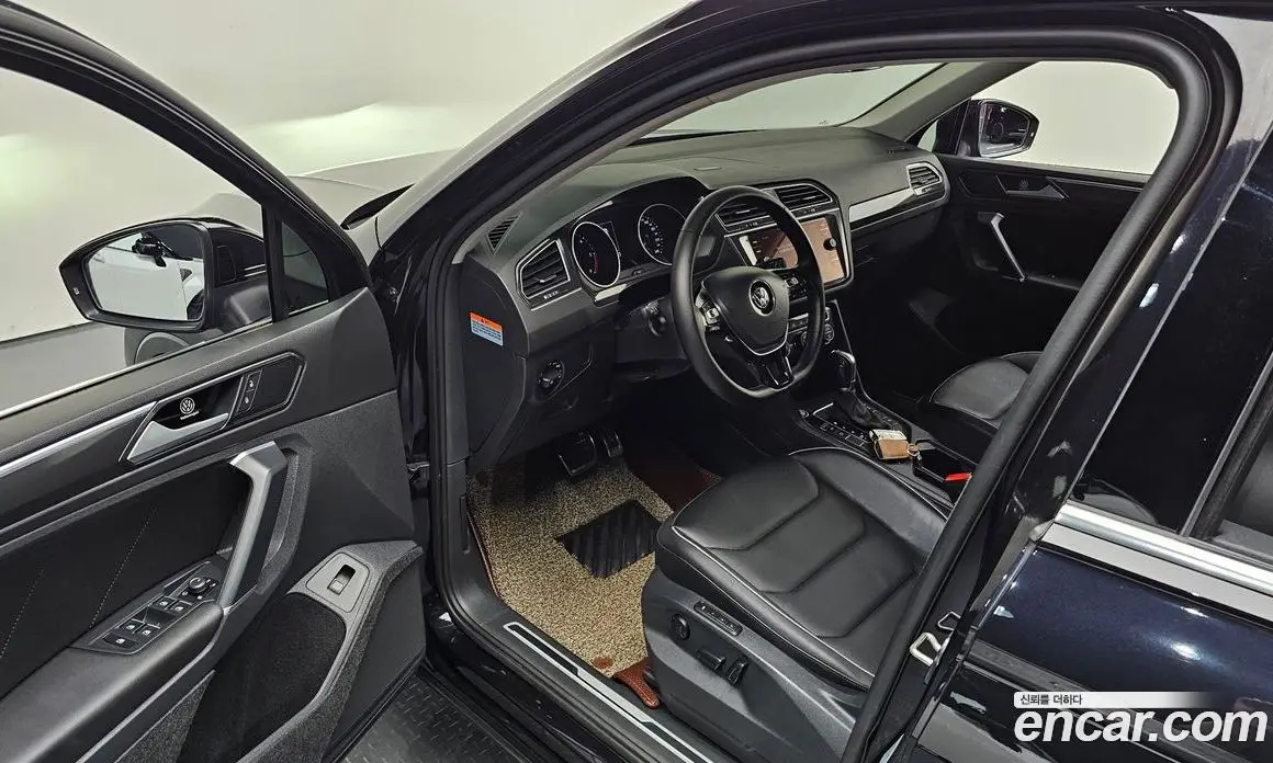 Volkswagen Tiguan 2018 2.0 автомат (гидро), фото 16 Volkswagen Tiguan 2018 2.0 автомат (гидро), фото 16