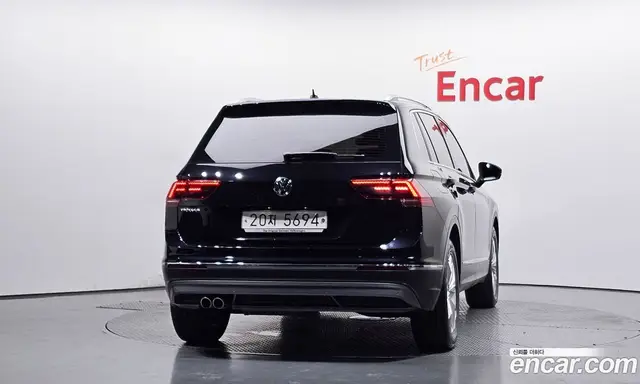 Volkswagen Tiguan 2018 2.0 автомат (гидро), миниатюра 3 Volkswagen Tiguan 2018 2.0 автомат (гидро), миниатюра 3