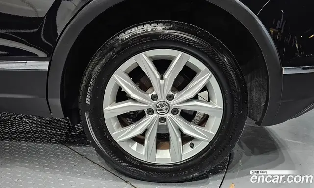 Volkswagen Tiguan 2018 2.0 автомат (гидро), миниатюра 6 Volkswagen Tiguan 2018 2.0 автомат (гидро), миниатюра 6