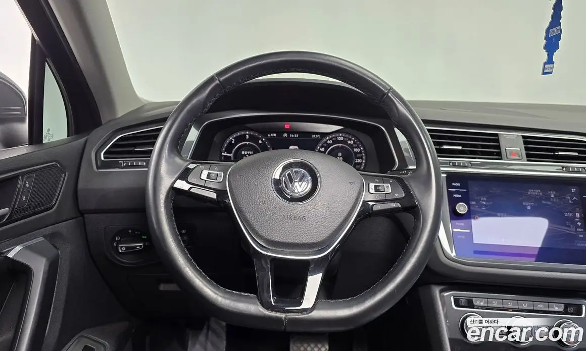 Volkswagen Tiguan 2018 2.0 автомат (гидро), фото 18 Volkswagen Tiguan 2018 2.0 автомат (гидро), фото 18
