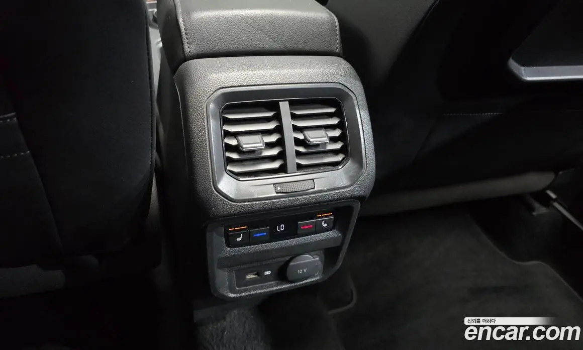 Volkswagen Tiguan 2018 2.0 автомат (гидро), фото 30 Volkswagen Tiguan 2018 2.0 автомат (гидро), фото 30