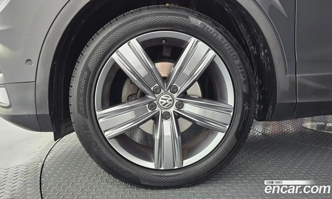 Volkswagen Tiguan 2018 2.0 автомат (гидро), фото 5 Volkswagen Tiguan 2018 2.0 автомат (гидро), фото 5