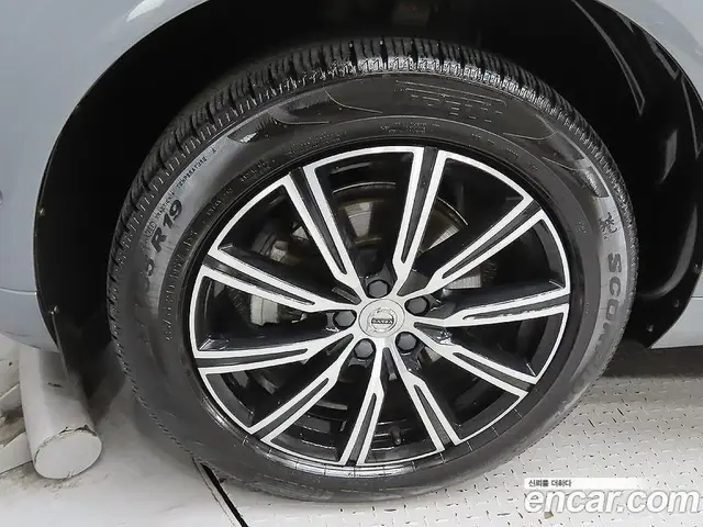 Volvo XC60 2021 2.0 автомат (гидро), миниатюра 5 Volvo XC60 2021 2.0 автомат (гидро), миниатюра 5