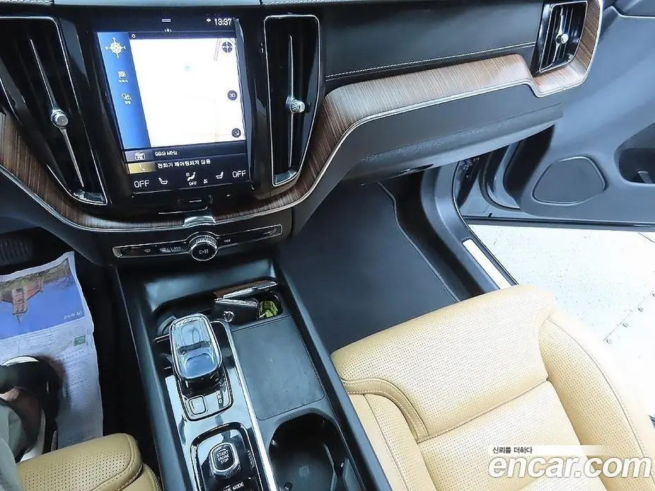 Volvo XC60 2021 2.0 автомат (гидро), фото 9 Volvo XC60 2021 2.0 автомат (гидро), фото 9