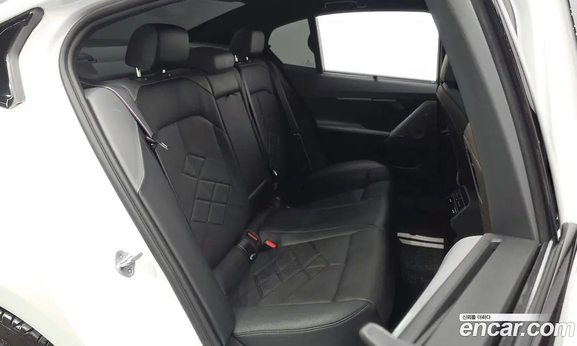 BMW 5 серия 2026 2.0 автомат (гидро), фото 11 BMW 5 серия 2026 2.0 автомат (гидро), фото 11