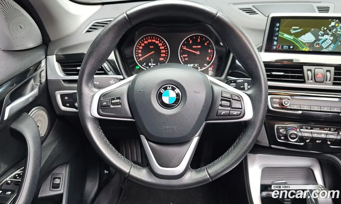 BMW X1 2017 2.0 автомат (гидро), фото 12 BMW X1 2017 2.0 автомат (гидро), фото 12