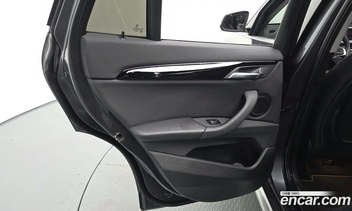 BMW X1 2022 2.0 автомат (гидро), фото 14