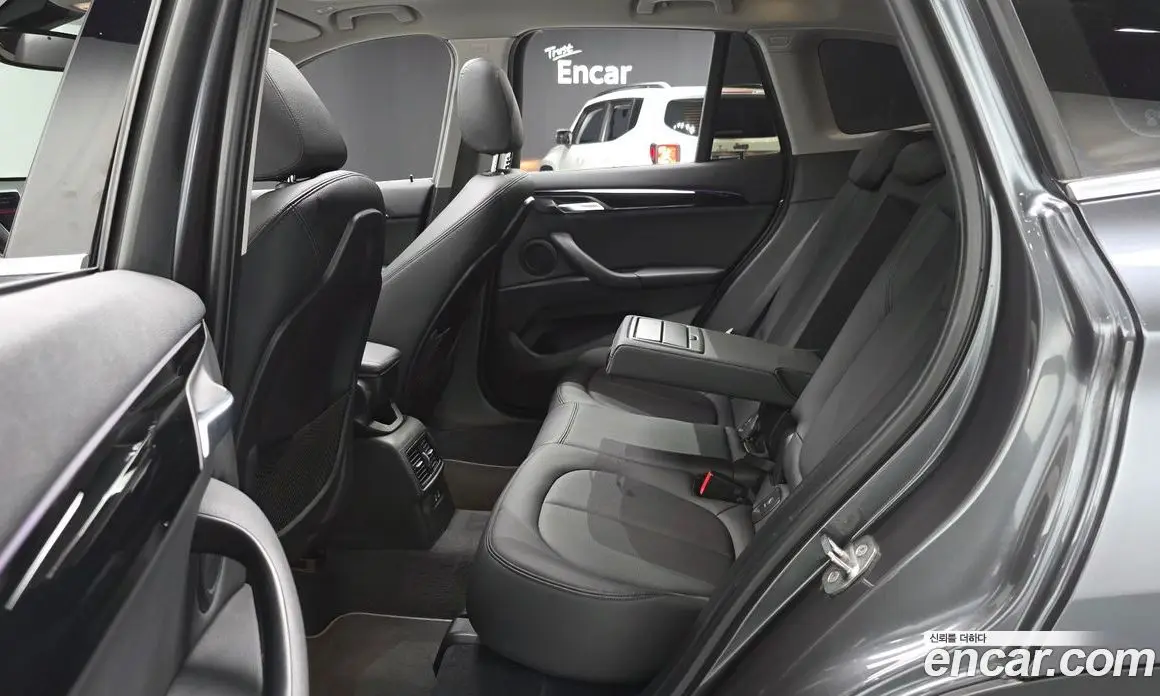 BMW X1 2022 2.0 автомат (гидро), фото 16
