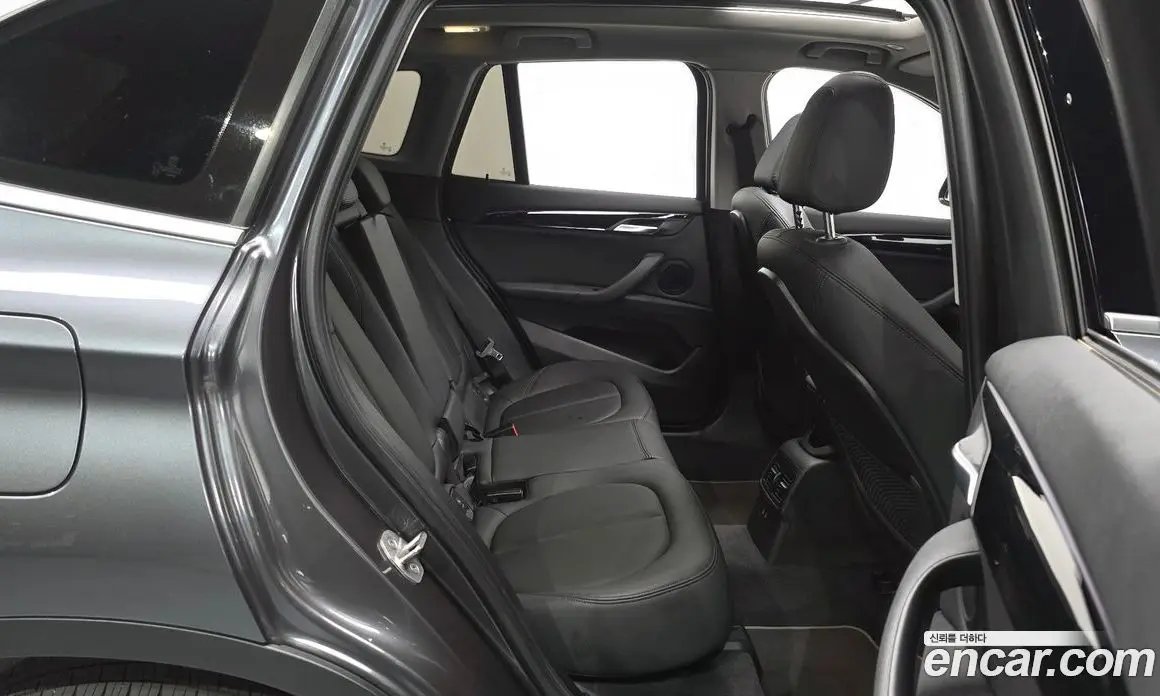 BMW X1 2022 2.0 автомат (гидро), фото 17