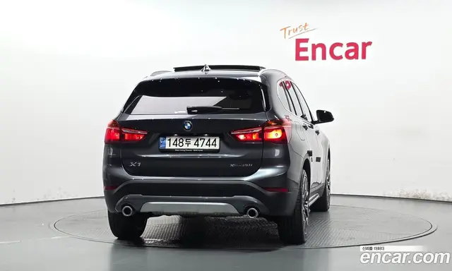BMW X1 2022 2.0 автомат (гидро), миниатюра 3