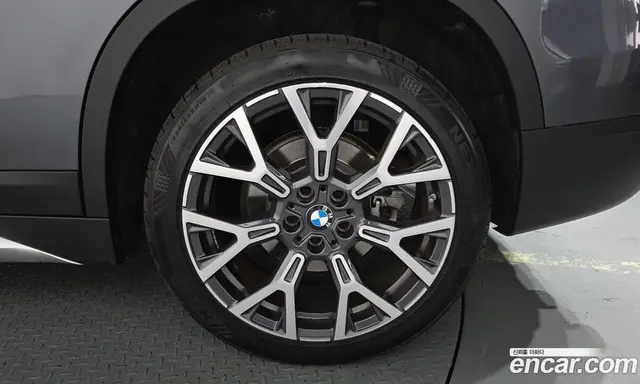 BMW X1 2022 2.0 автомат (гидро), миниатюра 6