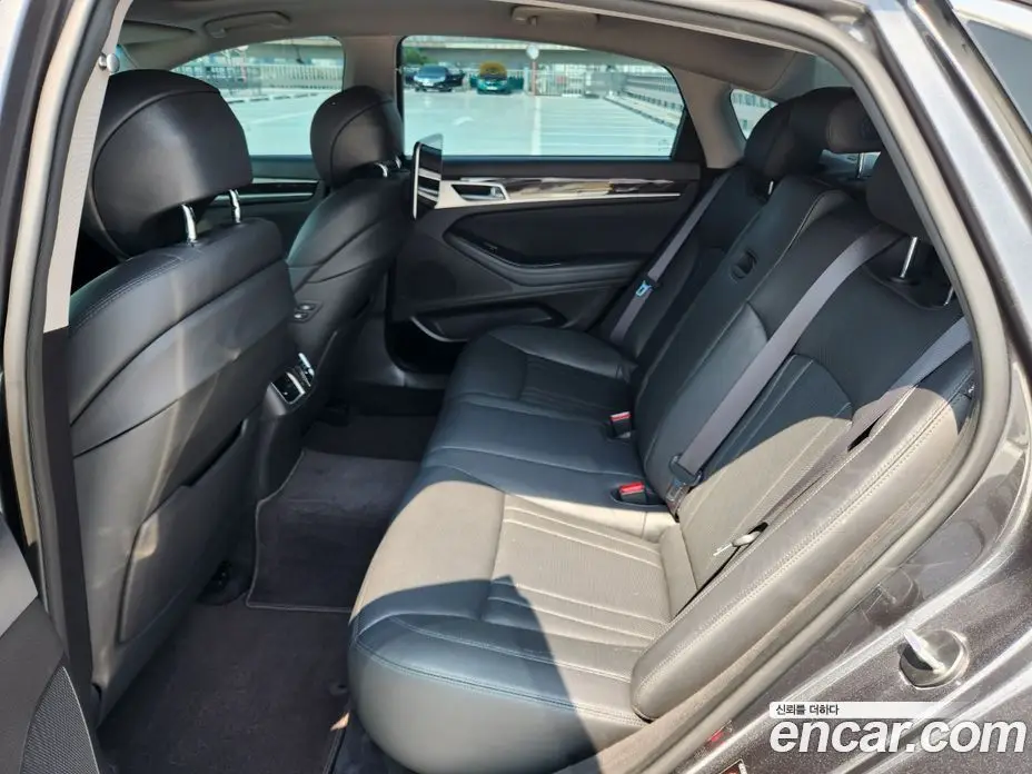 Genesis G80 2016 3.3 автомат (гидро), фото 13 Genesis G80 2016 3.3 автомат (гидро), фото 13