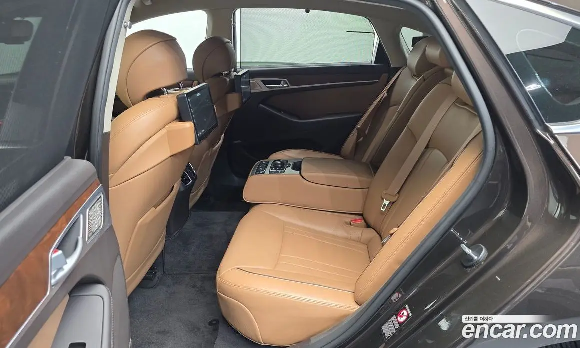 Genesis G80 2017 3.3 автомат (гидро), фото 18 Genesis G80 2017 3.3 автомат (гидро), фото 18