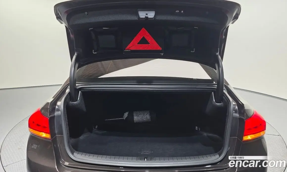 Genesis G80 2017 3.3 автомат (гидро), фото 28 Genesis G80 2017 3.3 автомат (гидро), фото 28