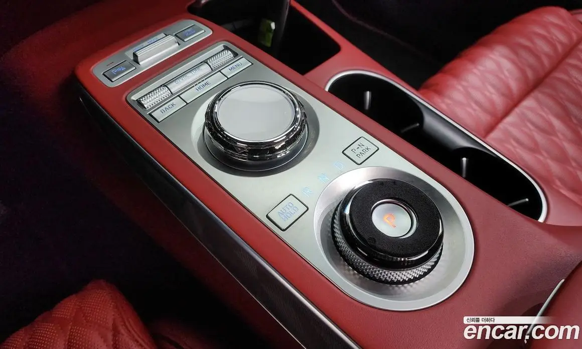 Genesis GV70 2022 2.5 автомат (гидро), фото 12 Genesis GV70 2022 2.5 автомат (гидро), фото 12