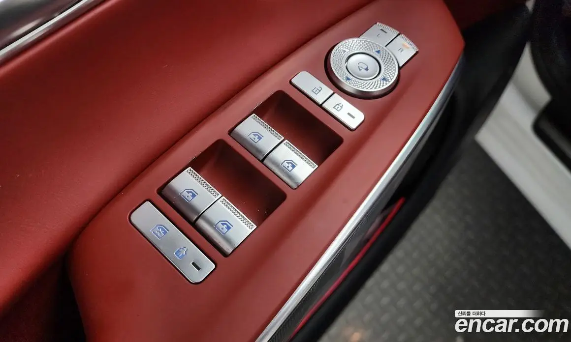Genesis GV70 2022 2.5 автомат (гидро), фото 30 Genesis GV70 2022 2.5 автомат (гидро), фото 30