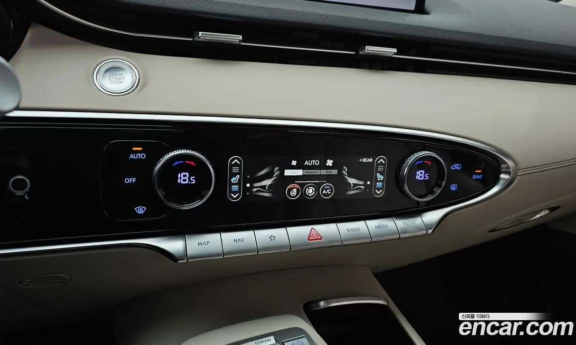 Genesis GV70 2024 2.5 автомат (гидро), фото 17 Genesis GV70 2024 2.5 автомат (гидро), фото 17