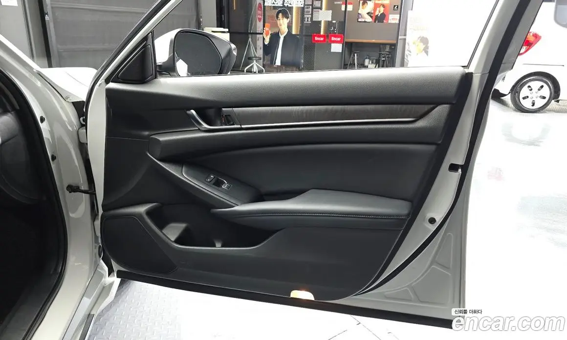 Honda Accord 2018 2.0 автомат (гидро), фото 15