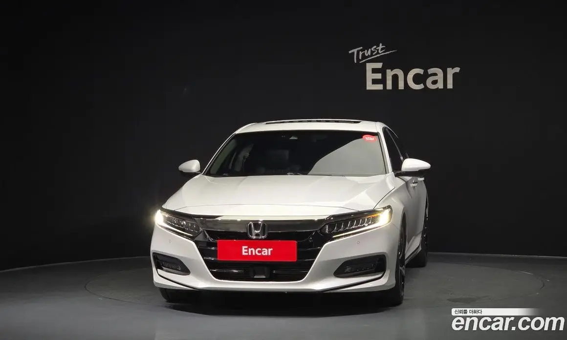 Honda Accord 2018 2.0 автомат (гидро), фото 3