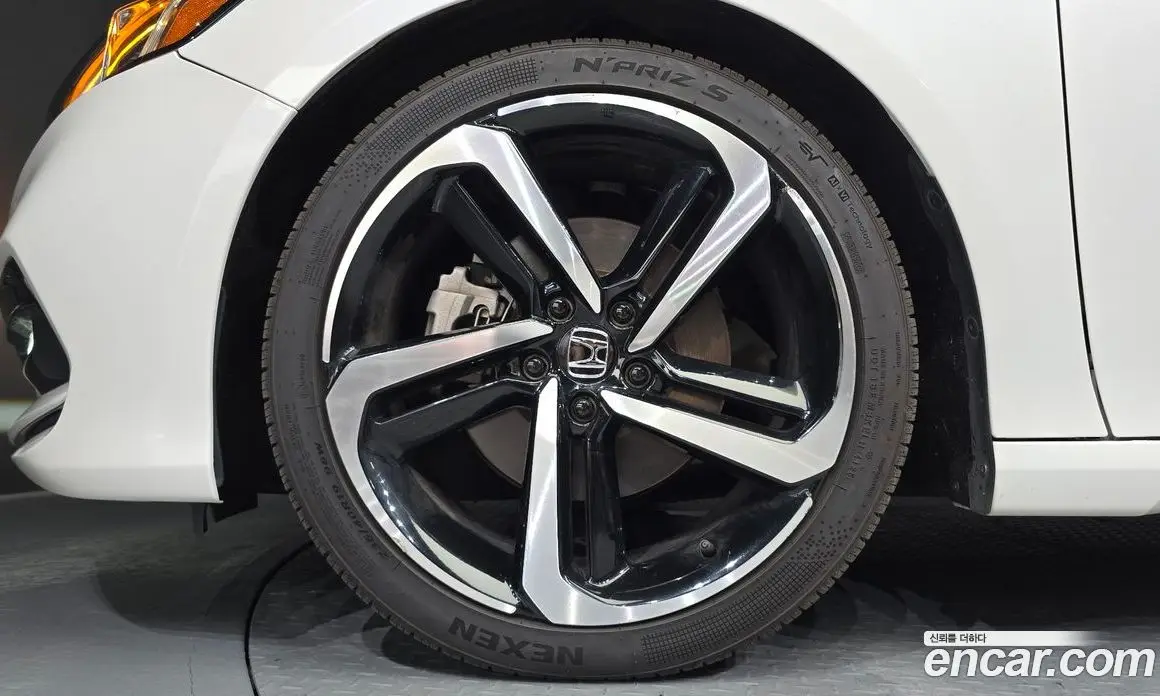 Honda Accord 2018 2.0 автомат (гидро), фото 5