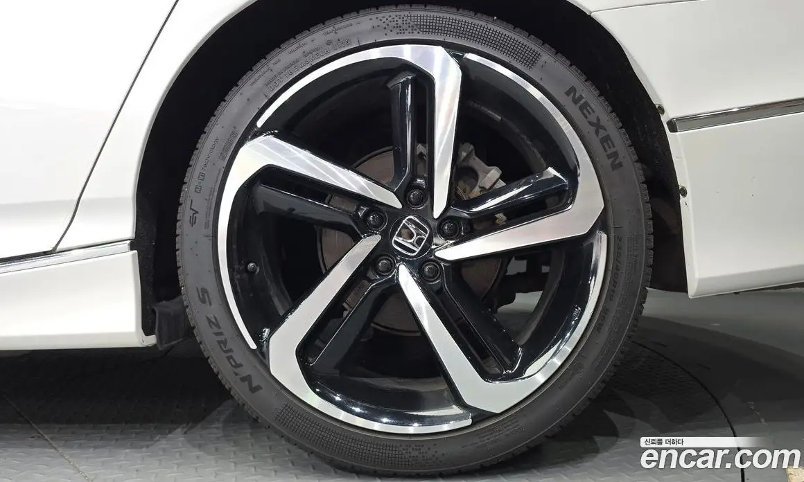 Honda Accord 2018 2.0 автомат (гидро), фото 7