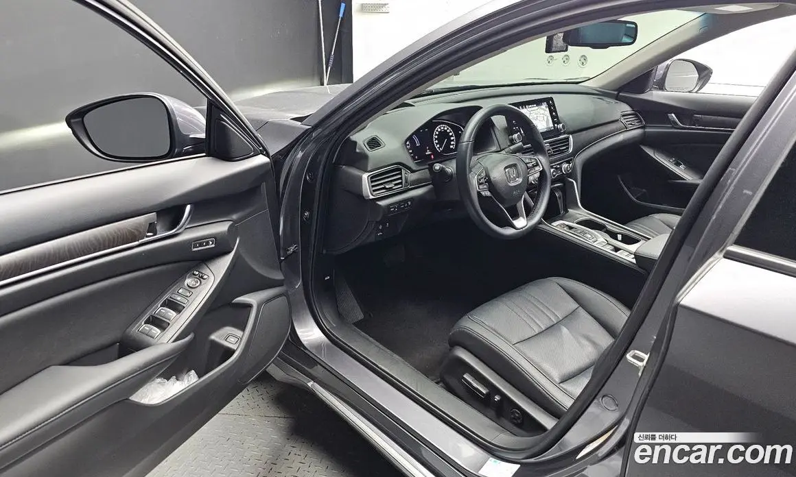 Honda Accord 2020 2.0 автомат (гидро), фото 13