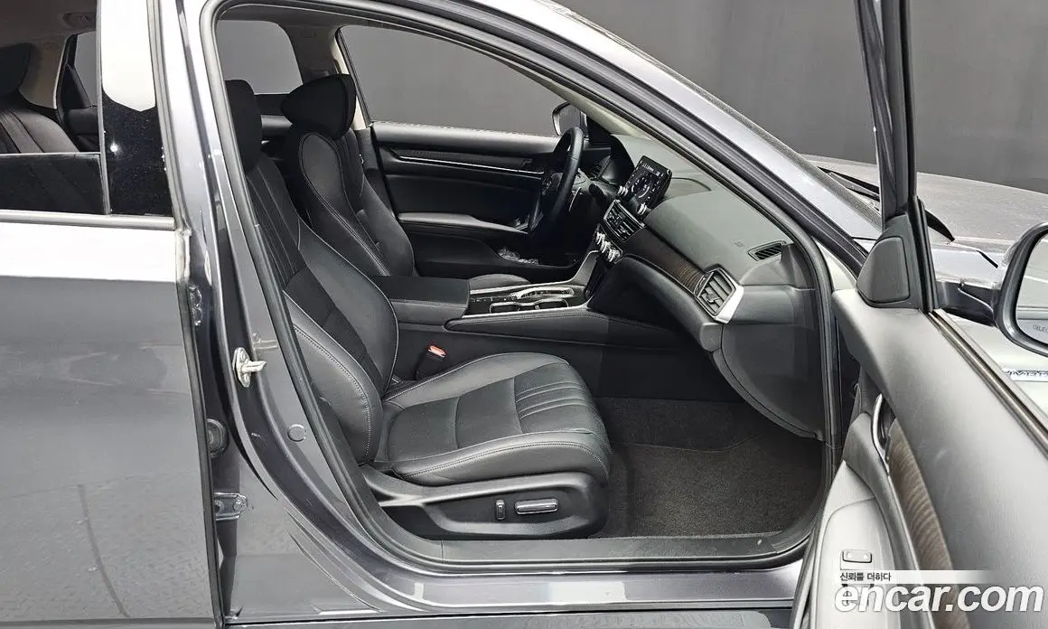Honda Accord 2020 2.0 автомат (гидро), фото 16